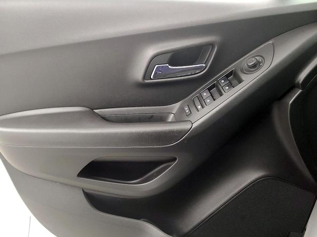 Photo of 2020 White Chevrolet Trax