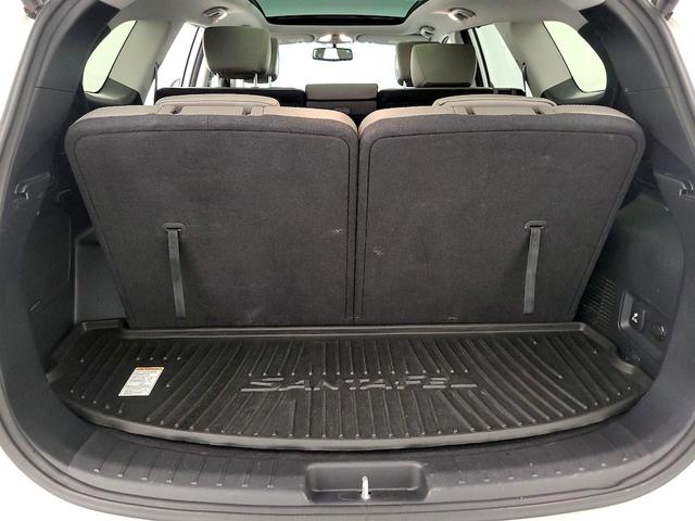 Photo of 2016 White Hyundai SANTA FE