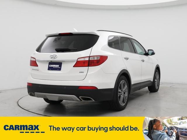 Photo of 2016 White Hyundai SANTA FE