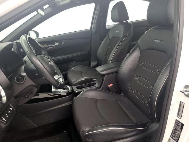Photo of 2021 White Kia Forte