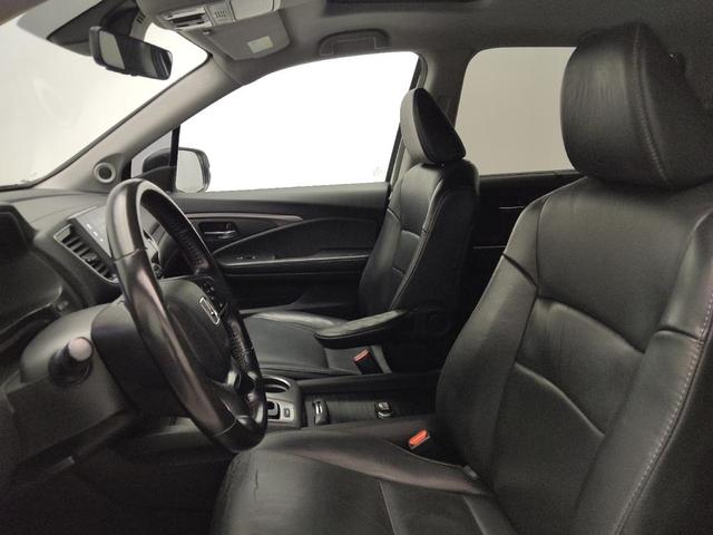 Photo of 2019 White Diamond Pearl Honda Pilot