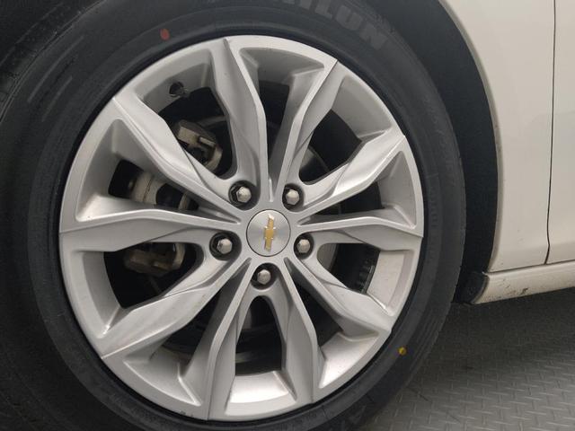 Photo of 2023 Summit White Chevrolet Malibu