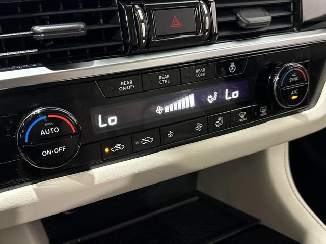 Photo of 2022 Gun Metallic Nissan Pathfinder