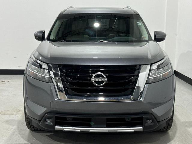 Photo of 2022 Gun Metallic Nissan Pathfinder