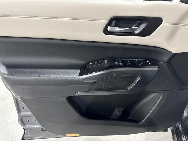 Photo of 2022 Gun Metallic Nissan Pathfinder