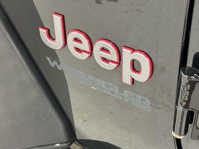 Photo of 2019 Black Clearcoat Jeep Wrangler Unlimited