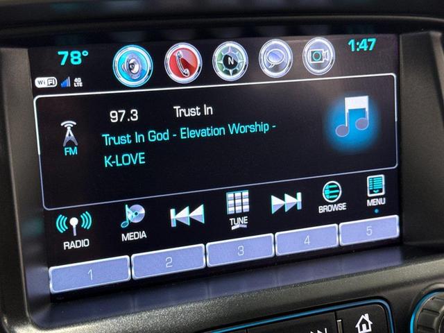 Photo of 2018 Summit White Chevrolet Colorado