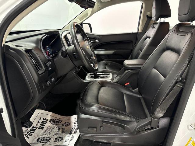 Photo of 2018 Summit White Chevrolet Colorado