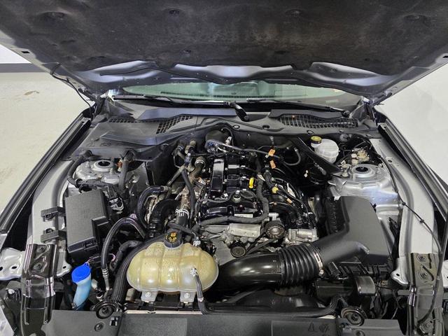 Photo of 2022 Silver Metallic Ford Mustang