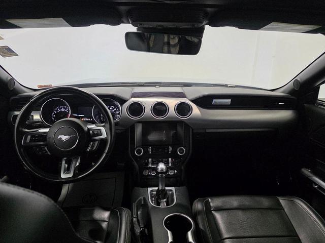 Photo of 2022 Silver Metallic Ford Mustang