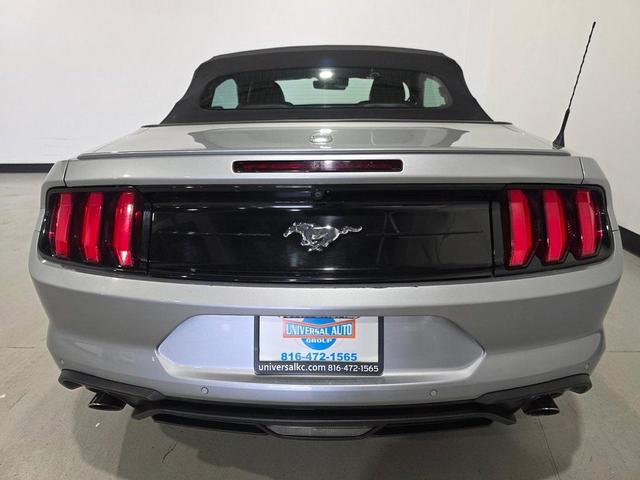 Photo of 2022 Silver Metallic Ford Mustang