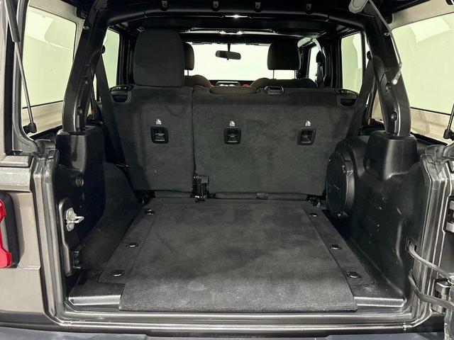 Photo of 2019 Granite Crystal Metallic Clearcoat Jeep Wrangler Unlimited