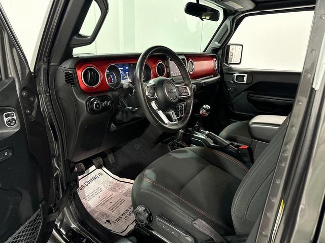Photo of 2019 Granite Crystal Metallic Clearcoat Jeep Wrangler Unlimited