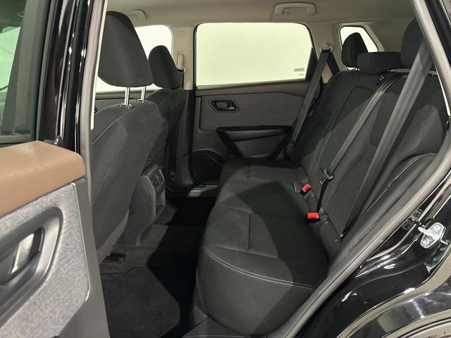 Photo of 2023 Super Black Nissan Rogue