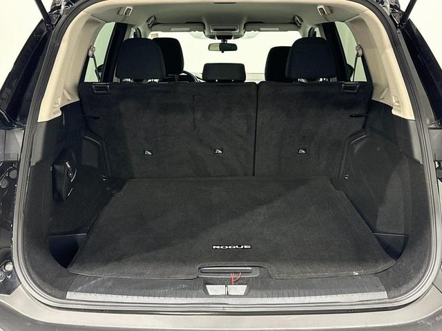 Photo of 2023 Super Black Nissan Rogue