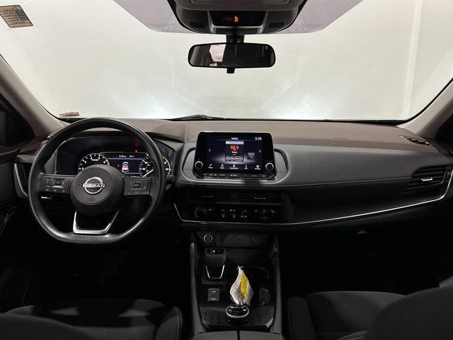 Photo of 2023 Super Black Nissan Rogue