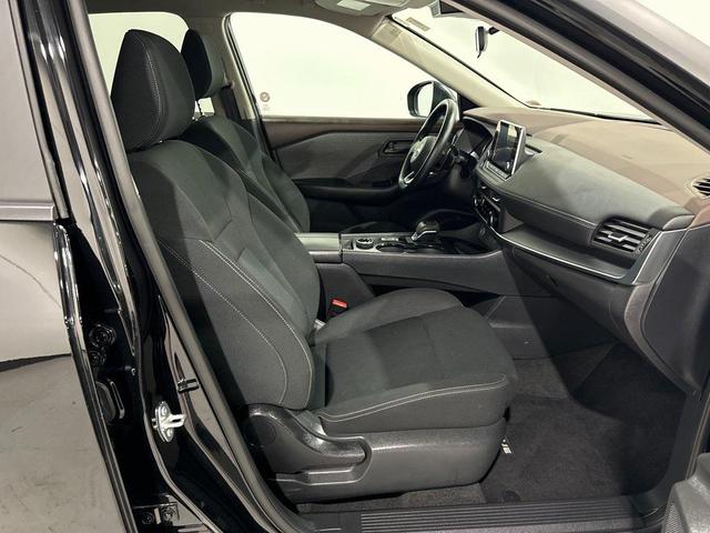 Photo of 2023 Super Black Nissan Rogue