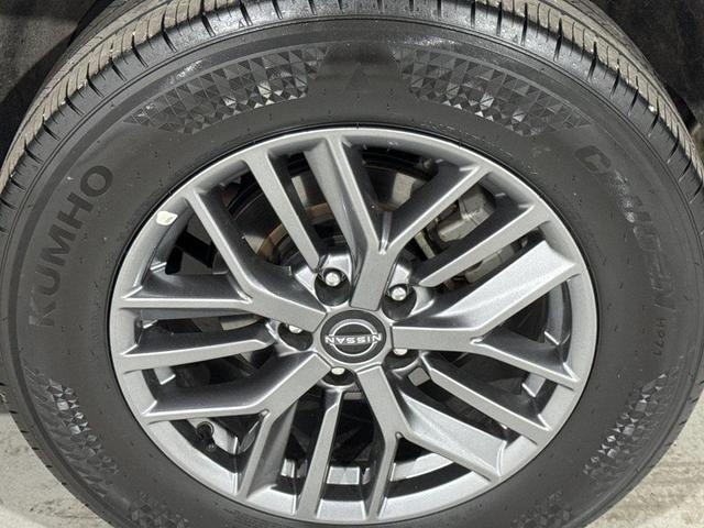 Photo of 2023 Super Black Nissan Rogue