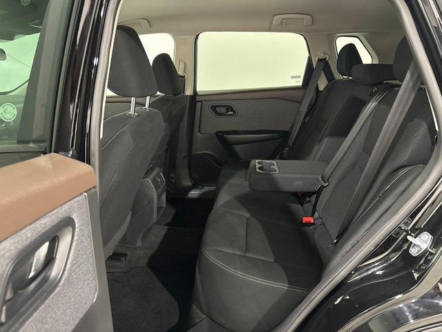 Photo of 2023 Super Black Nissan Rogue