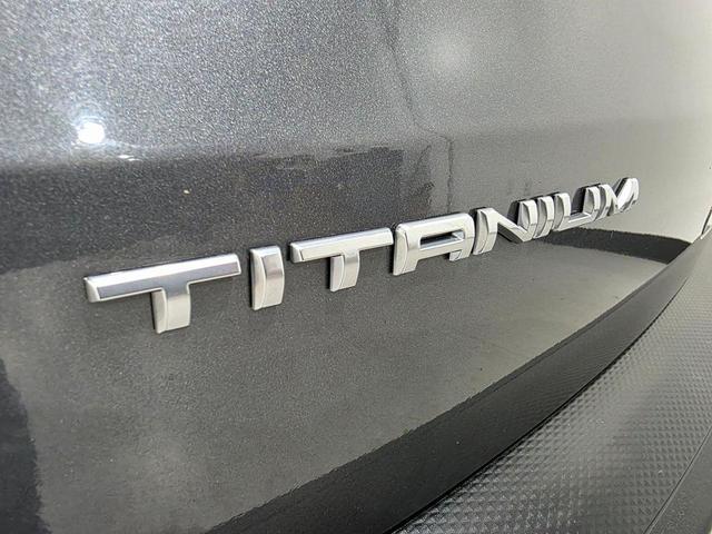 Photo of 2022 Carbonized Gray Metallic Ford Escape