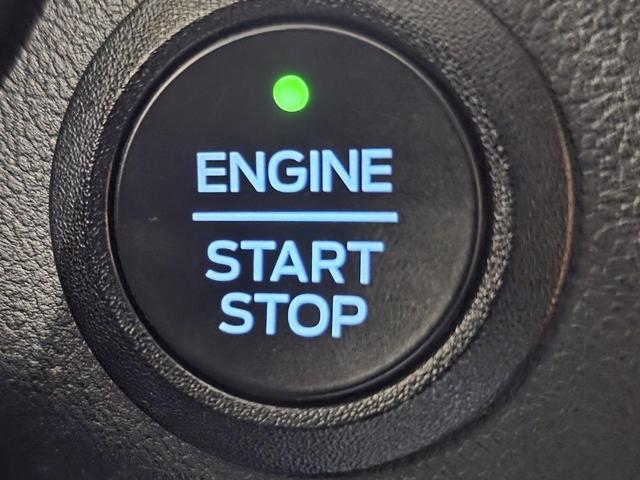 Photo of 2022 Carbonized Gray Metallic Ford Escape