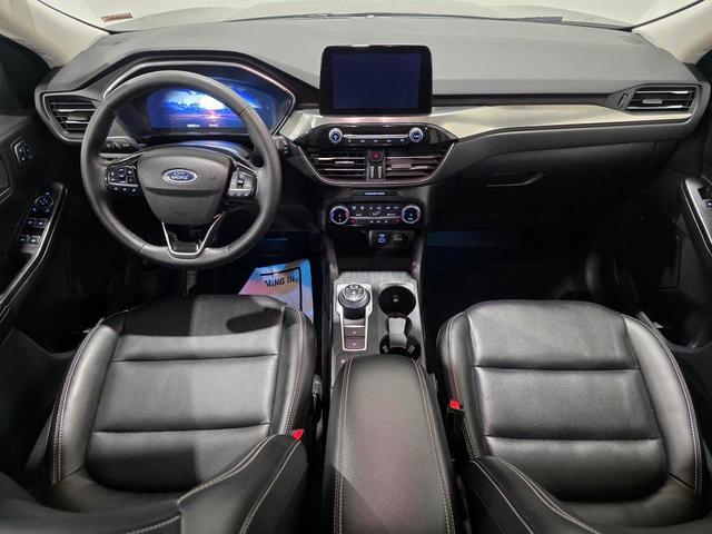 Photo of 2022 Carbonized Gray Metallic Ford Escape