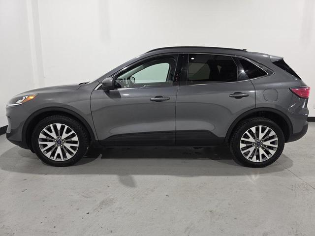 Photo of 2022 Carbonized Gray Metallic Ford Escape