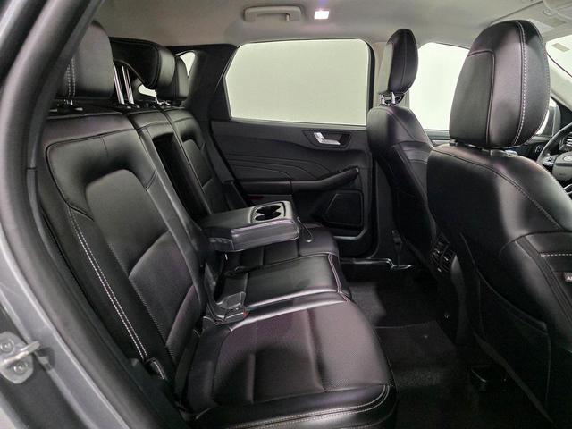 Photo of 2022 Carbonized Gray Metallic Ford Escape