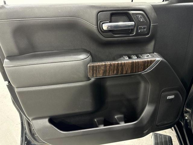 Photo of 2020 Onyx Black GMC Sierra 1500