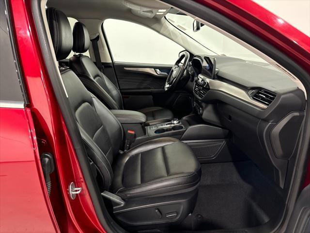 Photo of 2021 Rapid Red Metallic Tinted Clearcoat Ford Escape