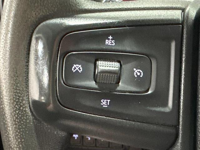 Photo of 2022 Summit White GMC Sierra 2500