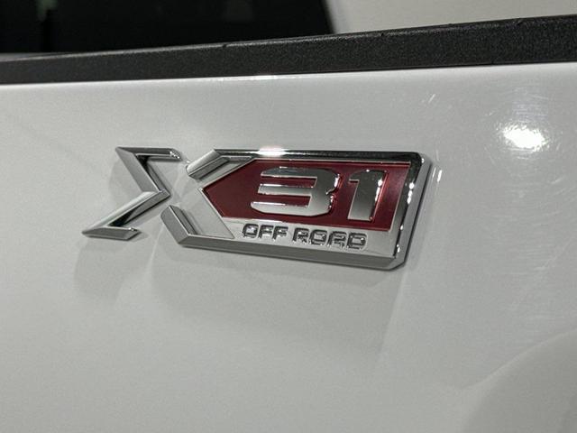 Photo of 2022 Summit White GMC Sierra 2500