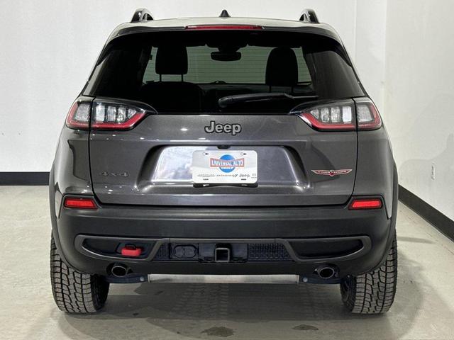Photo of 2022 Granite Crystal Metallic Clearcoat Jeep Cherokee
