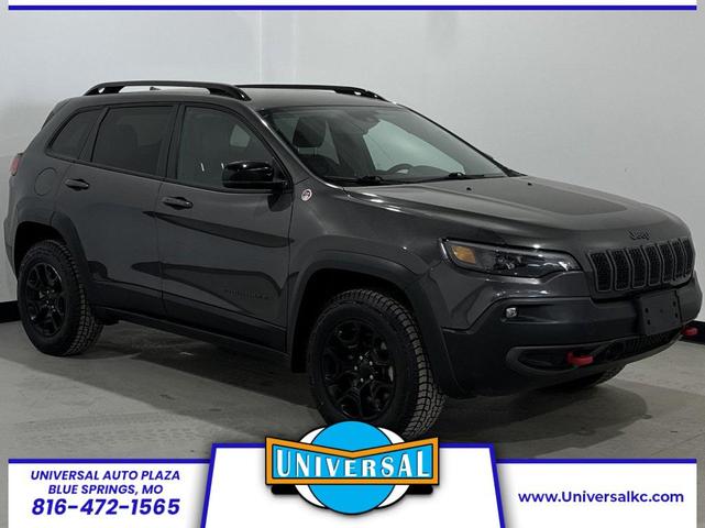 Photo of 2022 Granite Crystal Metallic Clearcoat Jeep Cherokee