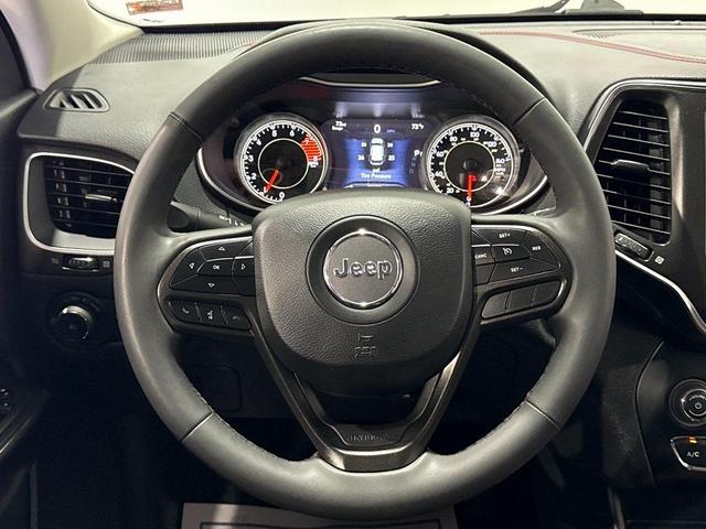 Photo of 2022 Granite Crystal Metallic Clearcoat Jeep Cherokee
