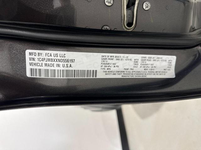 Photo of 2022 Granite Crystal Metallic Clearcoat Jeep Cherokee