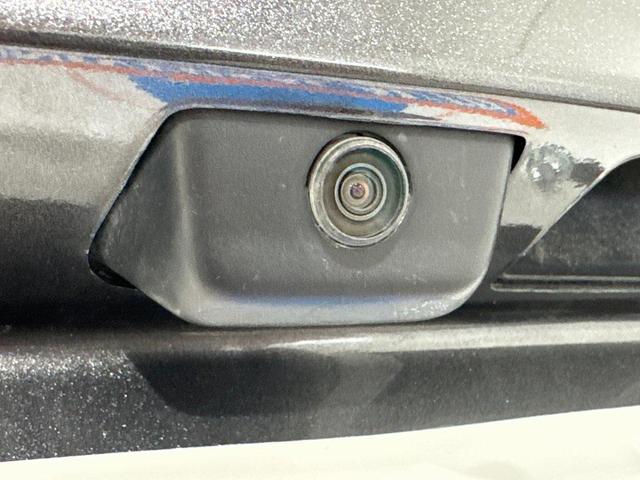 Photo of 2022 Granite Crystal Metallic Clearcoat Jeep Cherokee