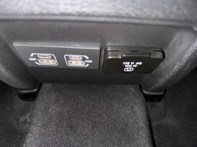Photo of 2022 Granite Crystal Metallic Clearcoat Jeep Cherokee