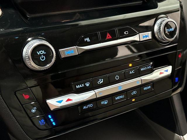 Photo of 2023 Black Metallic Ford Explorer
