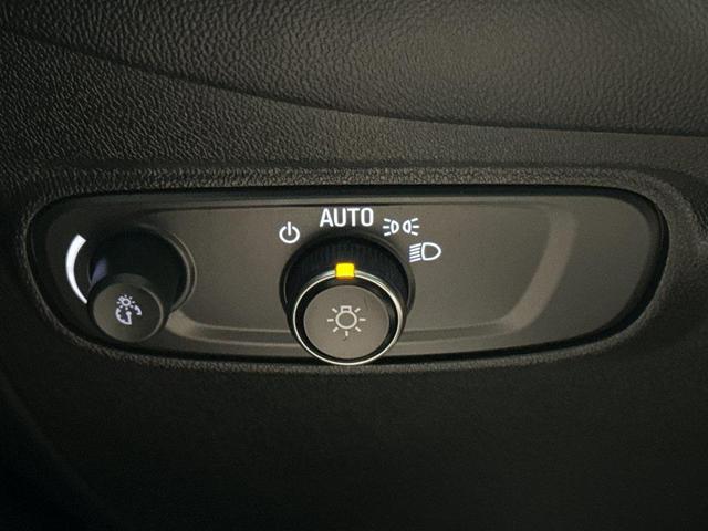 Photo of 2022 Blue Glow Metallic Chevrolet Equinox