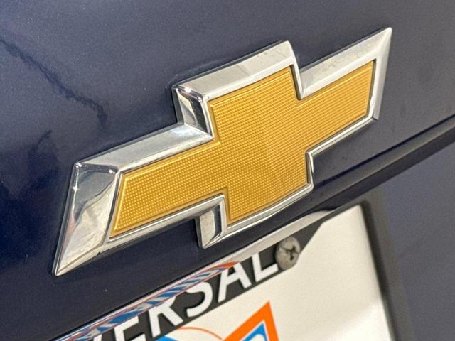 Photo of 2022 Blue Glow Metallic Chevrolet Equinox