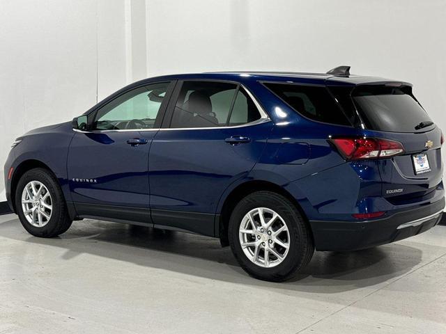Photo of 2022 Blue Glow Metallic Chevrolet Equinox