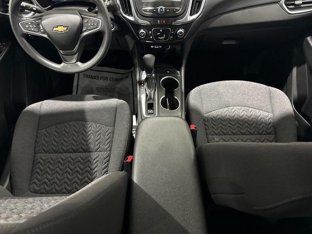 Photo of 2022 Blue Glow Metallic Chevrolet Equinox