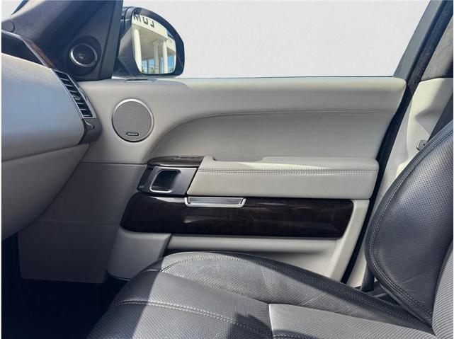 Photo of 2017 Silver Land Rover Range Rover