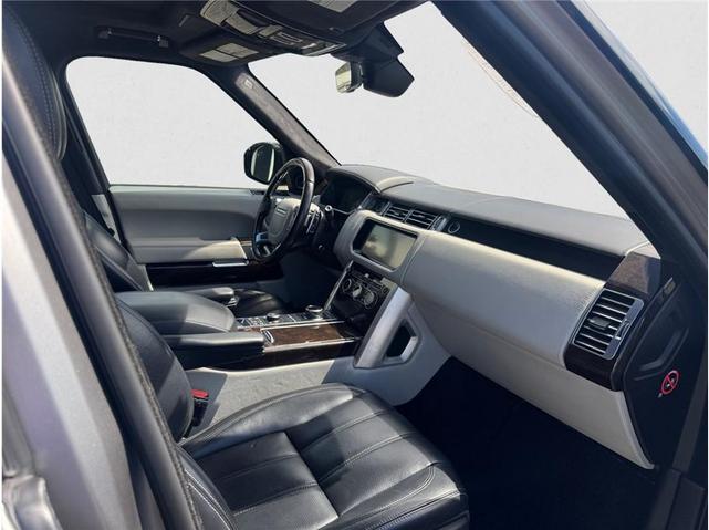 Photo of 2017 Silver Land Rover Range Rover