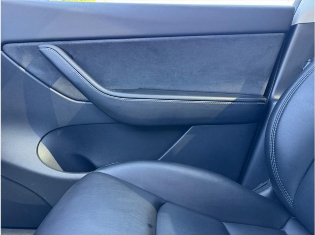 Photo of 2020 Deep Blue Metallic Tesla Model Y