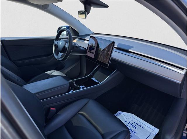 Photo of 2020 Deep Blue Metallic Tesla Model Y