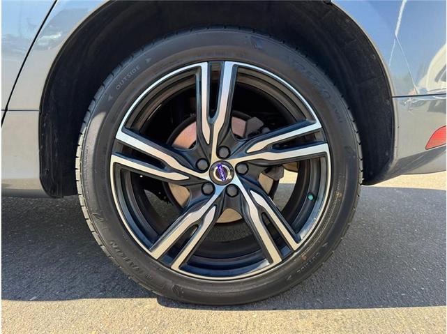 Photo of 2017 Osmium Grey Metallic Volvo XC60