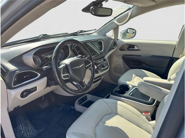 Photo of 2021 Billet Silver Metallic Clearcoat Chrysler Pacifica