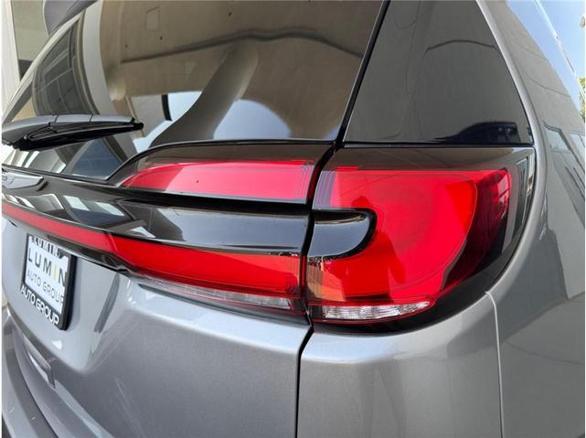 Photo of 2021 Billet Silver Metallic Clearcoat Chrysler Pacifica